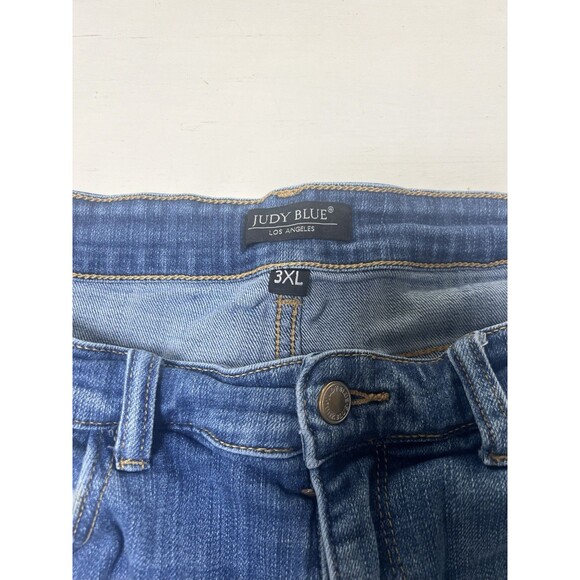 Judy Blue High Rise Patch Destroyed 3XL Woman’s Denim Shorts - Picture 2 of 4